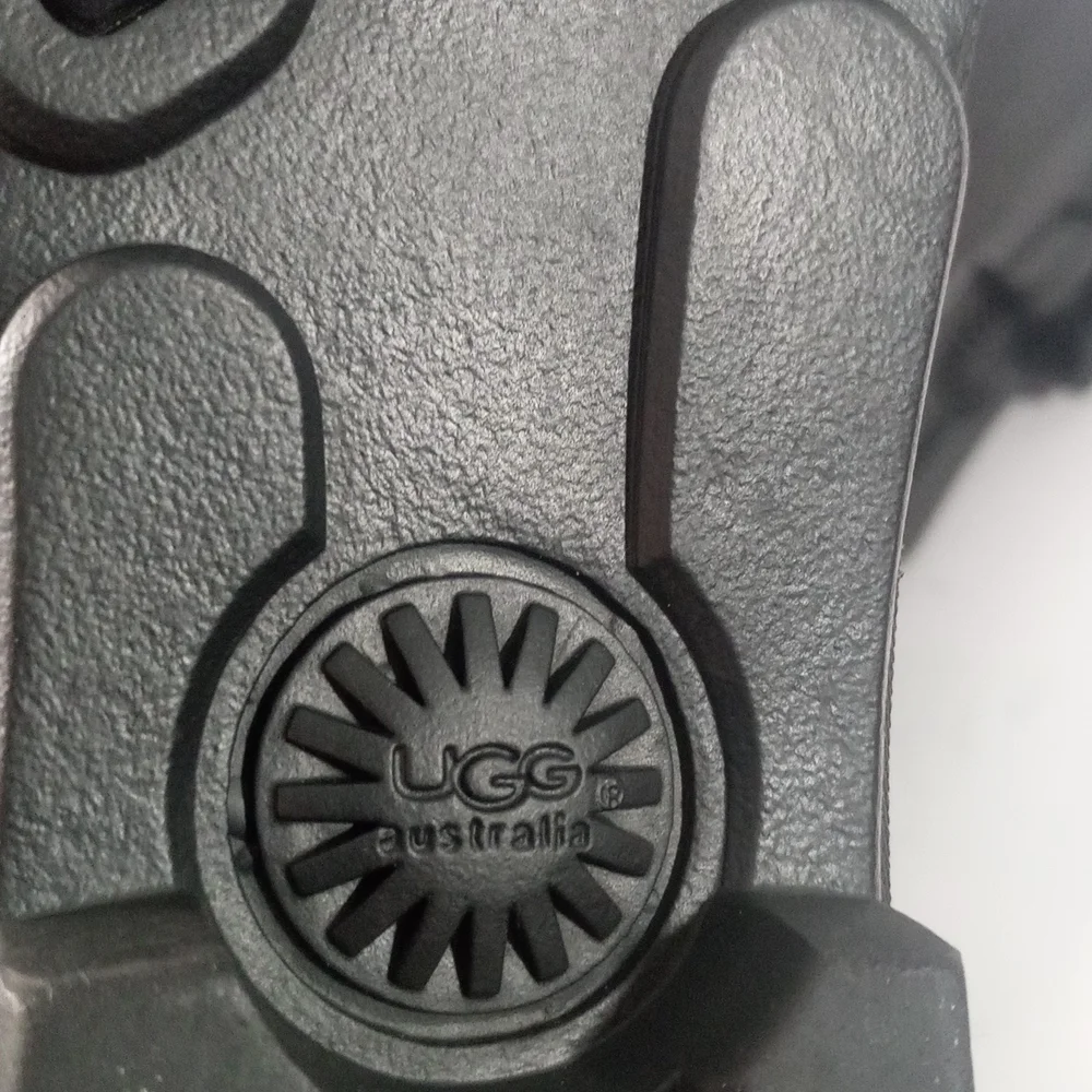 UGG leather waterproof boots - size 7 US - Picture 10 of 12